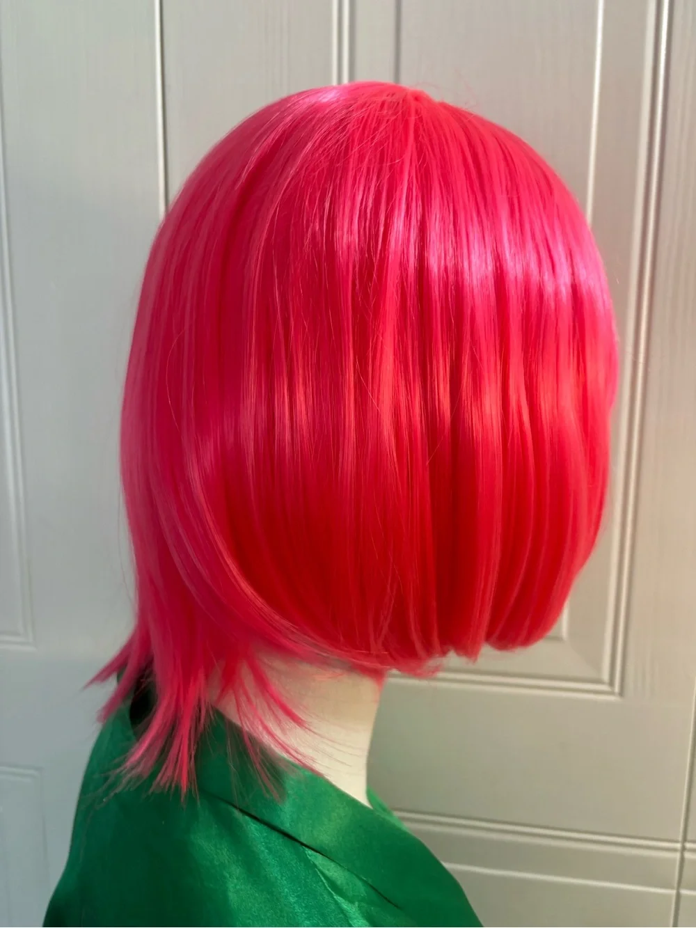 Women’s Short Straight Hot Pink Bob w/ Bangs Synthetic NWOT
